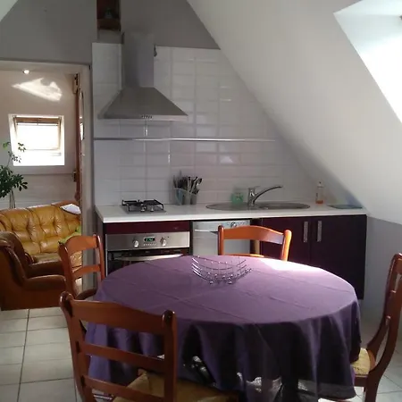 Les De Lyly Apartman *